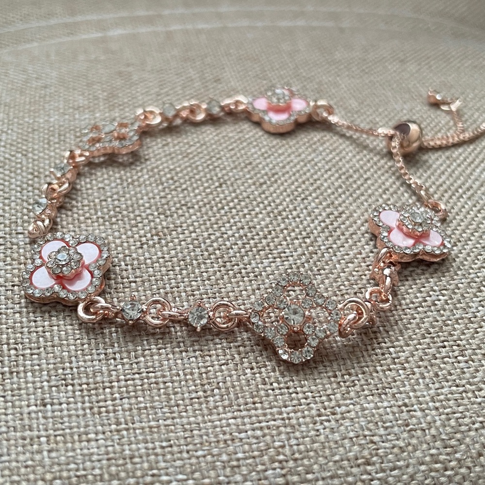✨🎉🎉Rose Gold Bling Pink Flower Slider Bracelet✨NEW - Picture 4 of 6